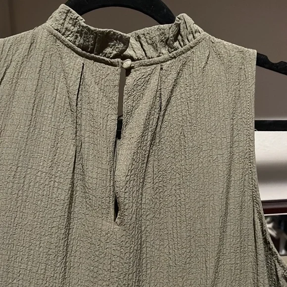 Dark green sleeveless dress - Picture 4 of 9